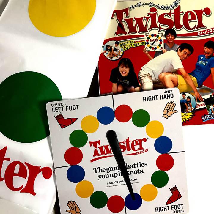 メルカリ twisterツイスターゲーム おもちゃ 1 080 中古や