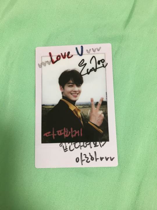 Eunwoo polaroid