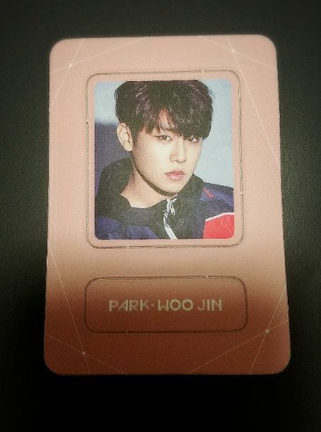 Wanna One Woojin magnet