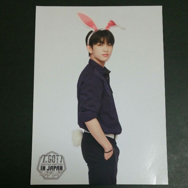 Jinyoung trading card 3