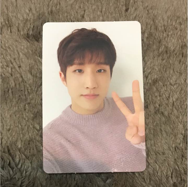 Jin Jin With trading card