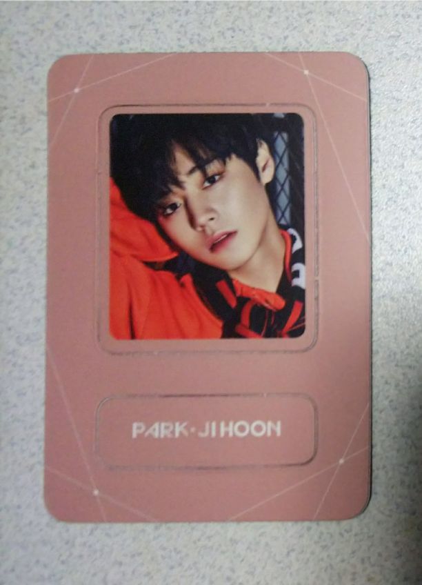 Wanna One Jihoon magnet