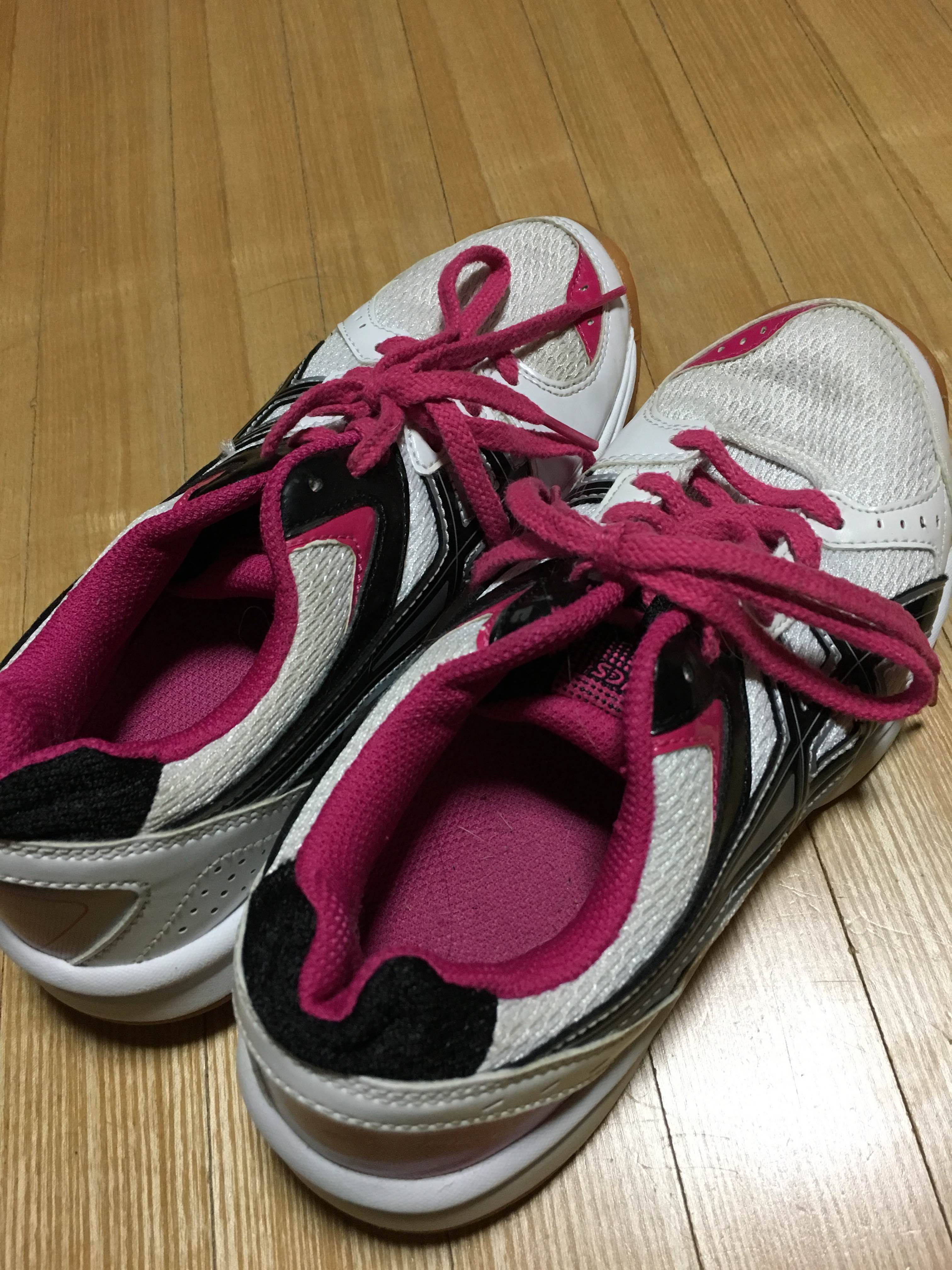 バレーボールシューズ アシックス 白ピンク 22.5㎝