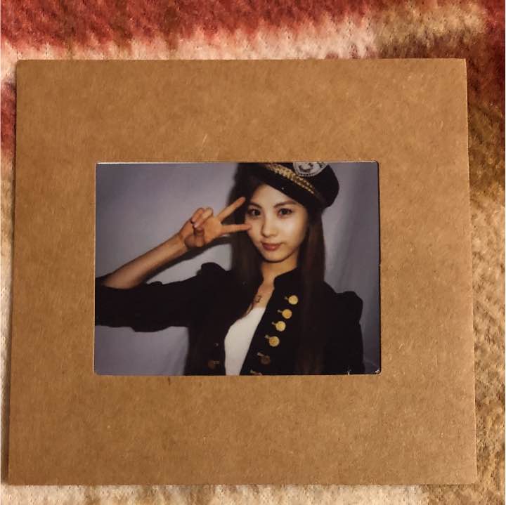 Seohyun polaroid